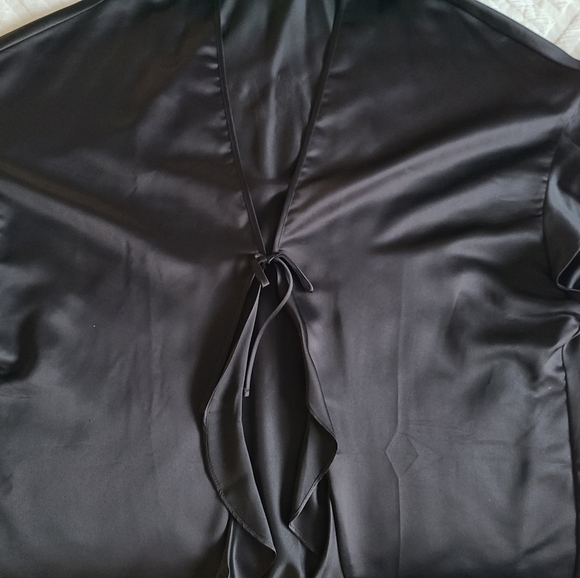VICTORIA'S SECRET ☆ SATIN ROBE - NWT - Picture 6 of 6